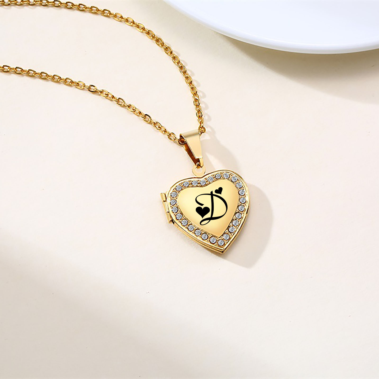 Liontin Locket Hati dengan Uki - Event Z ulasan dan harga